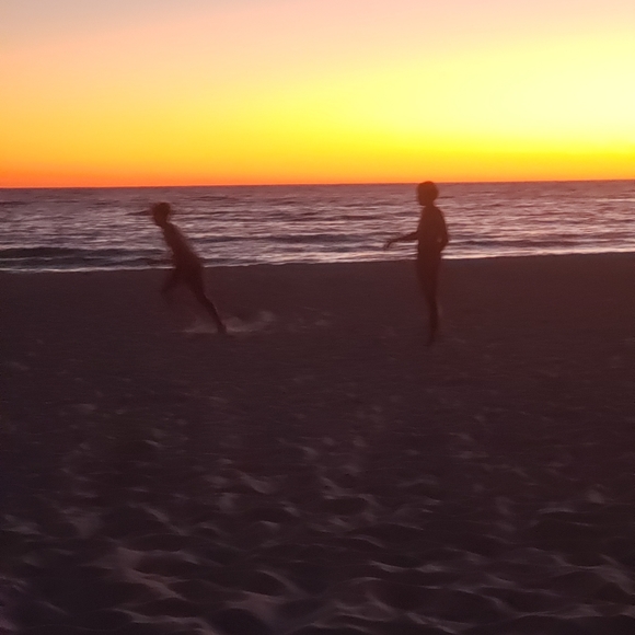 Meet your Posher, Julie - Picture 1 of 1